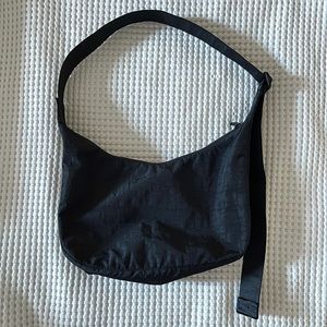 BAGGU Medium Nylon Crescent Bag Black